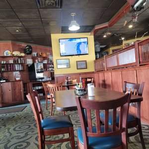 Izzy's Dockside Diner & Pub